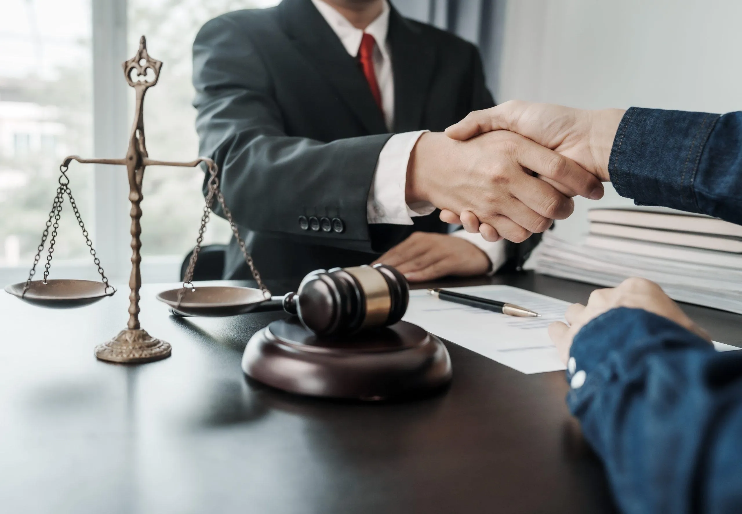 How can a corporate lawyer help with joint venture agreements in Dubai?