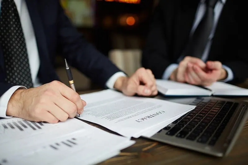 What is the process for filing a labor complaint in Dubai?